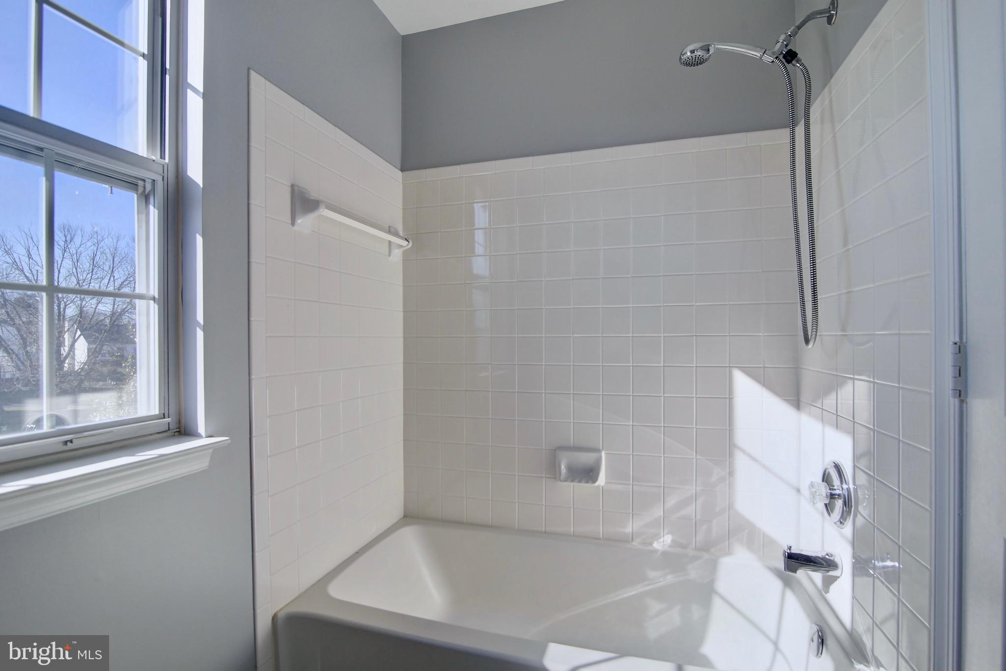 10217 Racquet Circle Manassas, VA 20110 - Photo 25 of 31 Upper Level Hallway Bathroom - 2