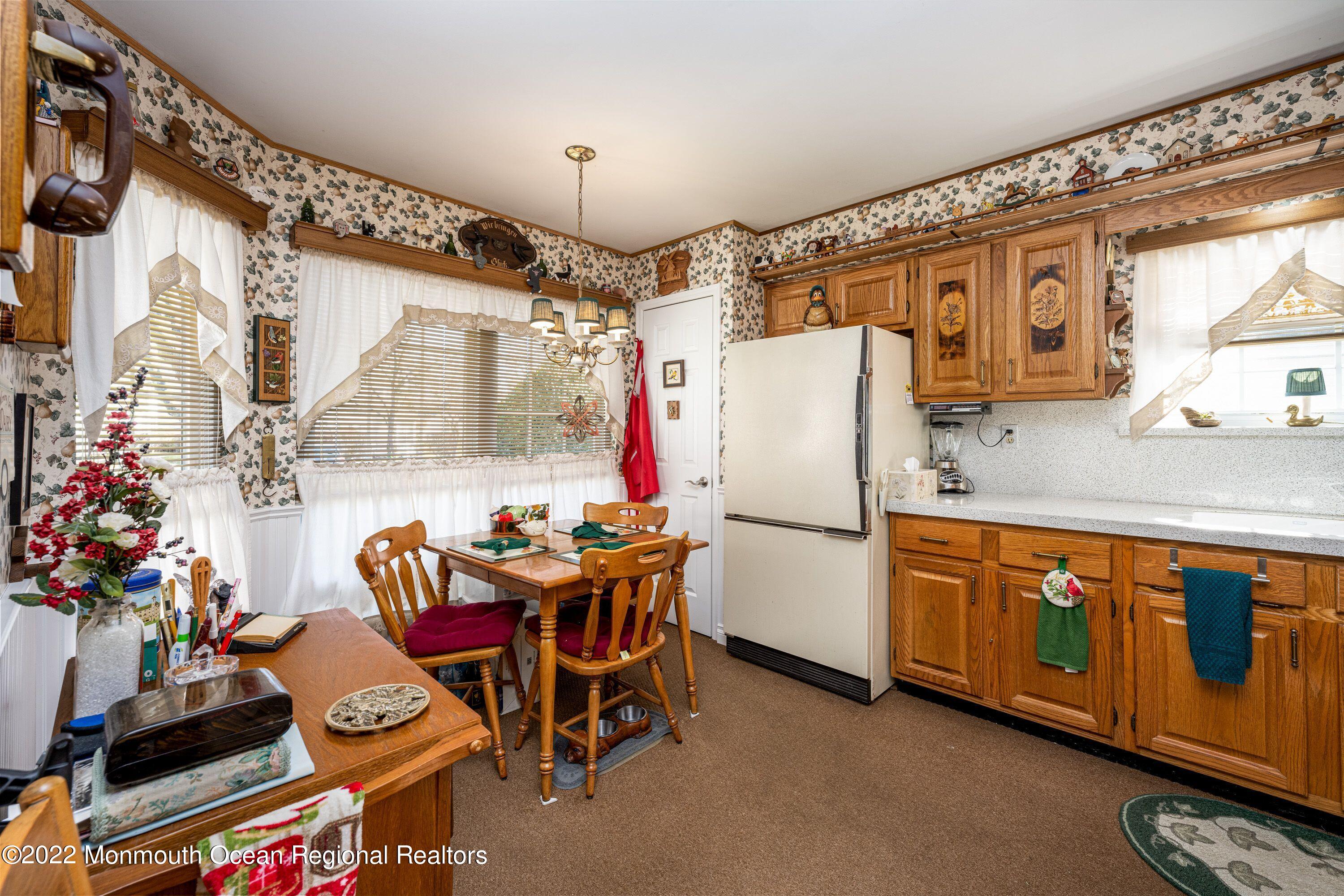 118 Almond Road Freehold, NJ 07728 - Photo 15 of 31 Kitchen