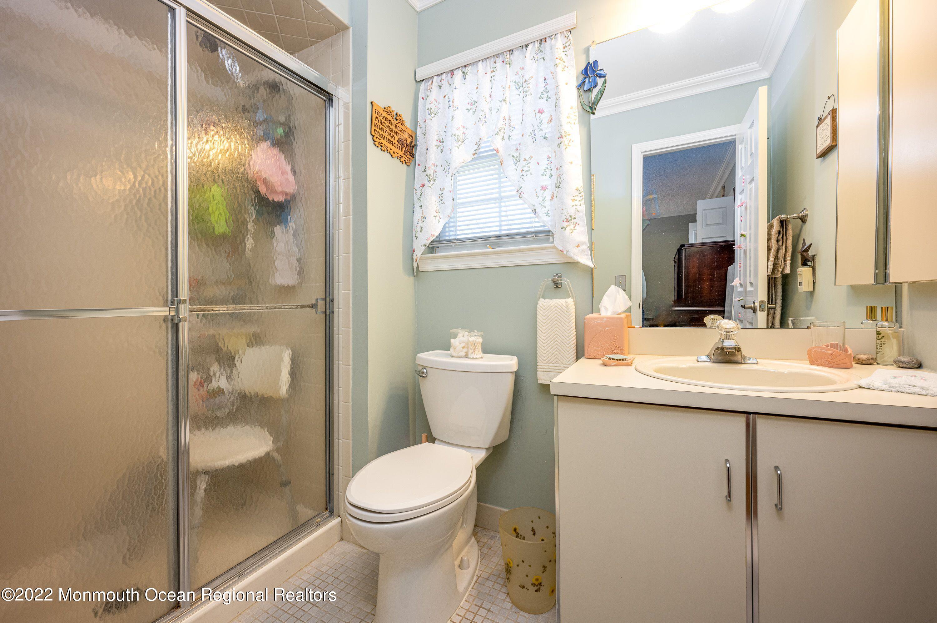 118 Almond Road Freehold, NJ 07728 - Photo 22 of 31 Main Bath