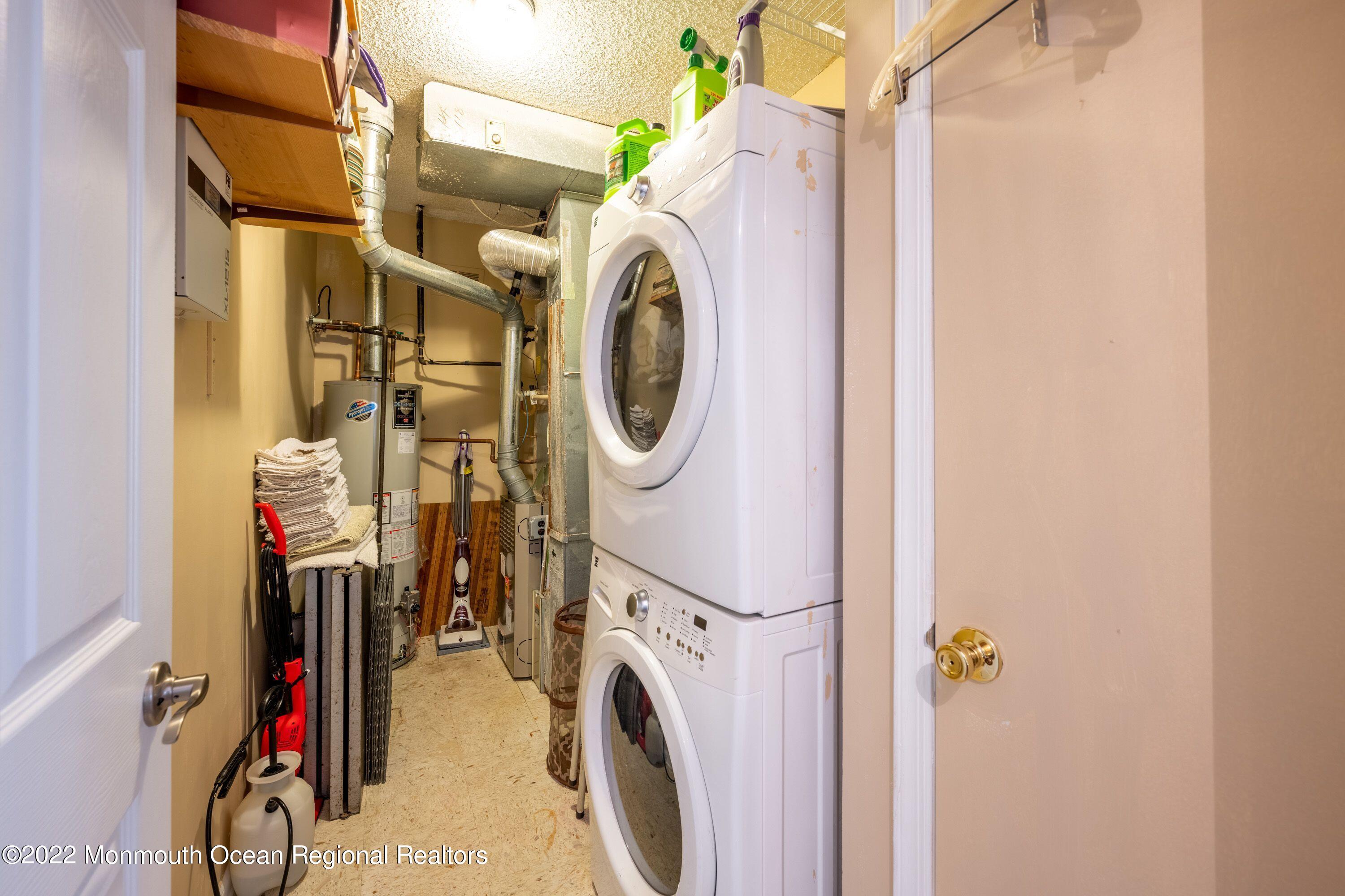 118 Almond Road Freehold, NJ 07728 - Photo 25 of 31 Laundry