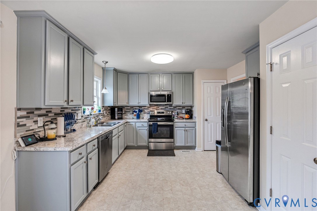 7541 Rolling Hill Road Hopewell, VA 23860 - Photo 6 of 25 Gallery Image 6
