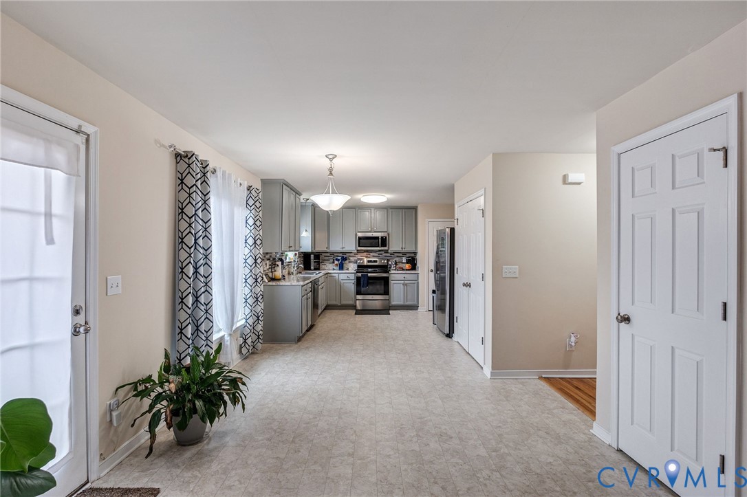 7541 Rolling Hill Road Hopewell, VA 23860 - Photo 7 of 25 Gallery Image 7