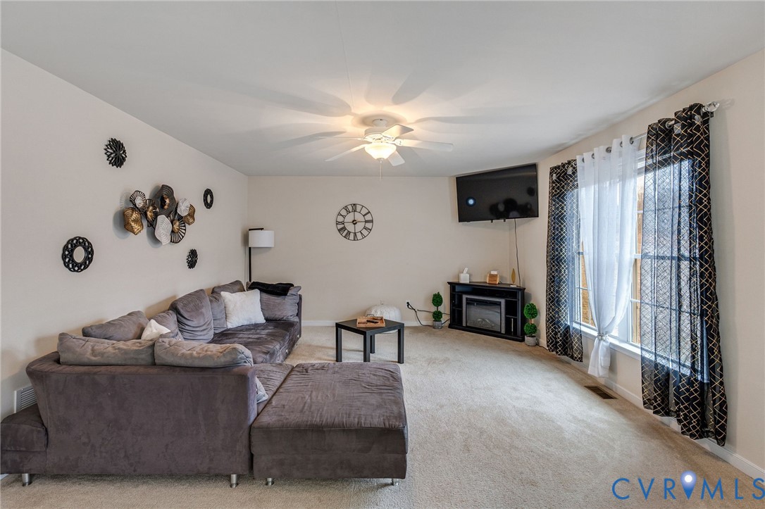 7541 Rolling Hill Road Hopewell, VA 23860 - Photo 8 of 25 Gallery Image 8