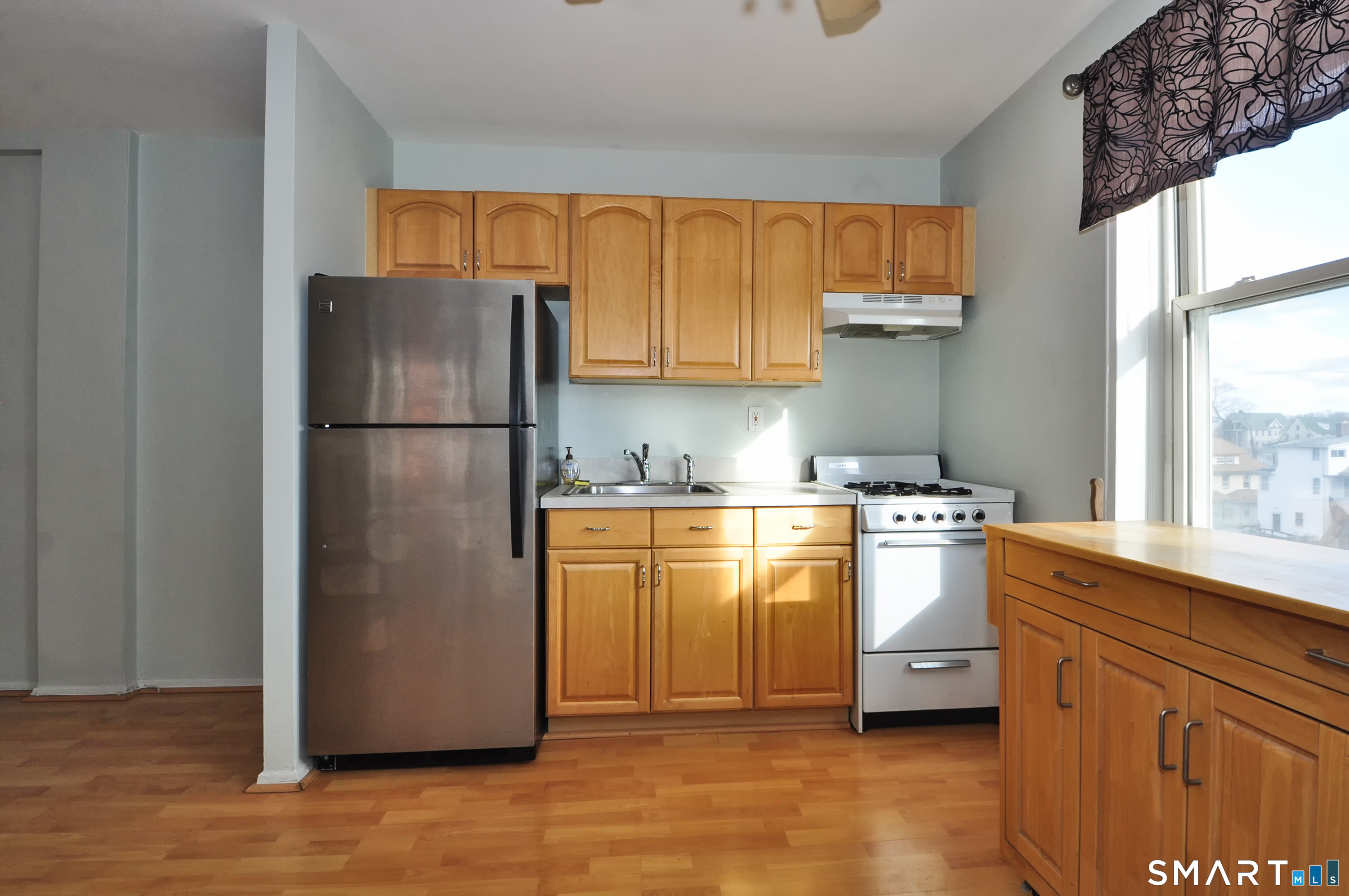 39 Glenbrook Road, Unit 2W Stamford, CT 06902 - Photo 11 of 13