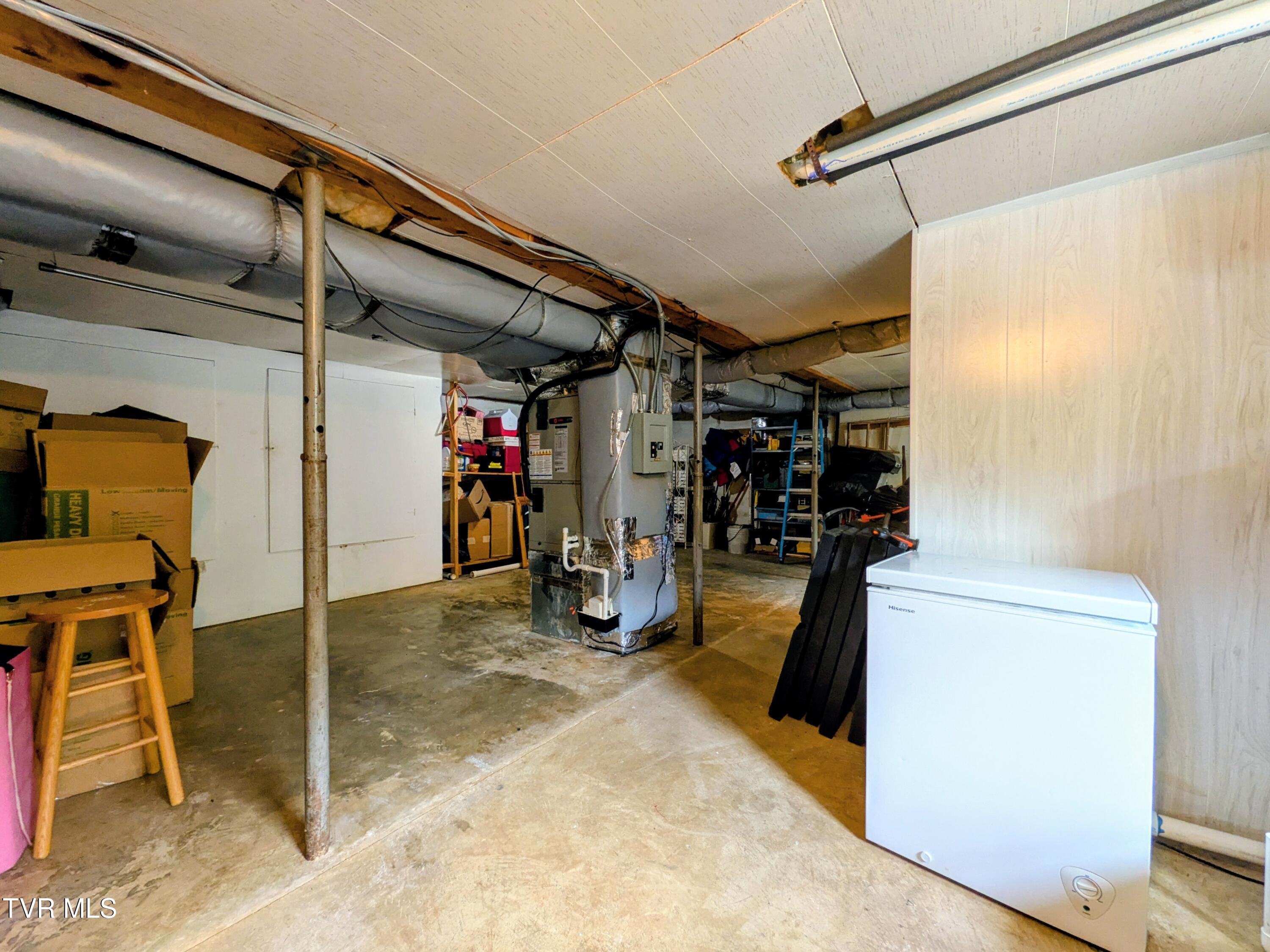 1129 Jackson Hollow Road Kingsport, TN 37663 - Photo 38 of 59 Basement(8)
