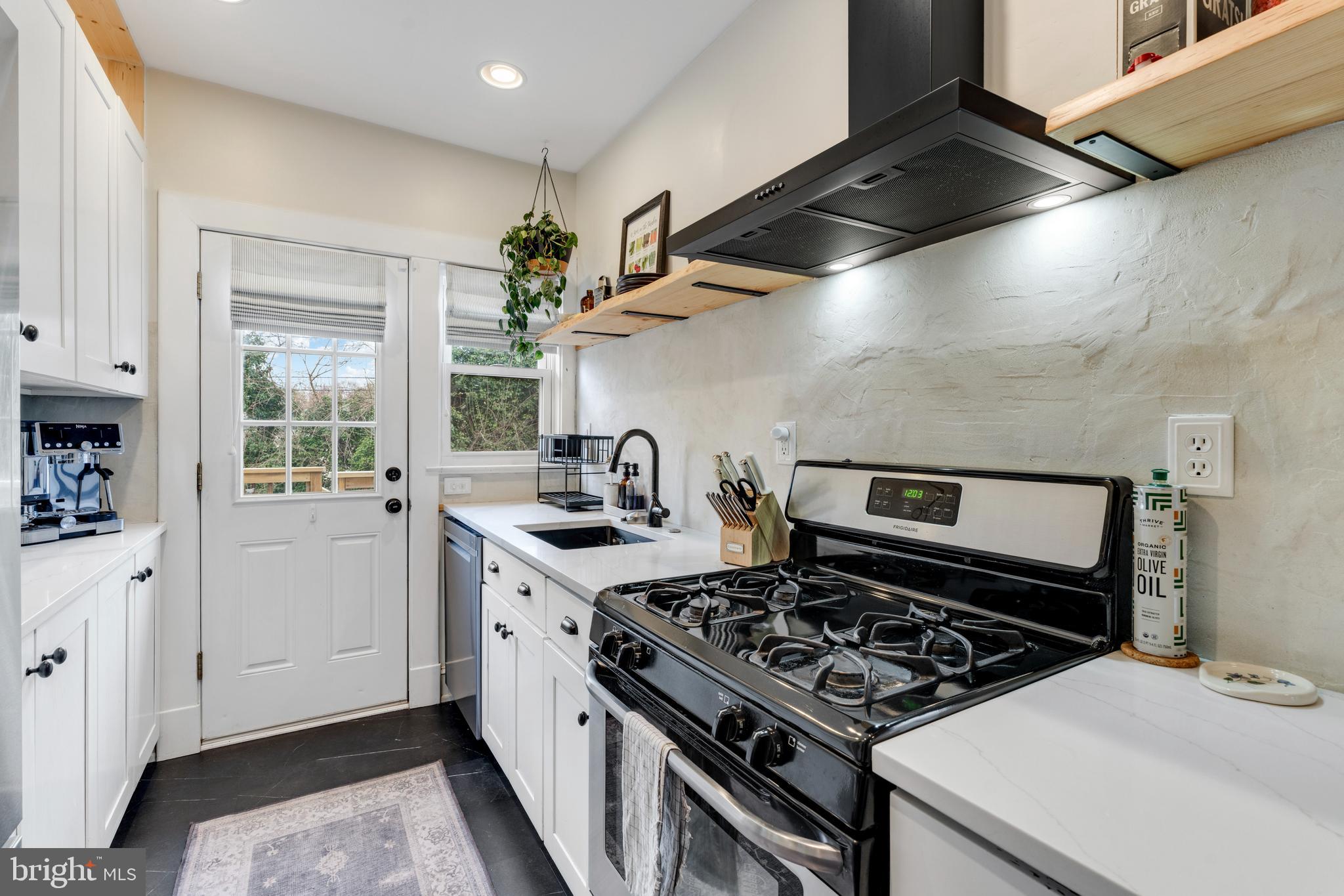 5300 Tramore Road Baltimore, MD 21214 - Photo 17 of 40