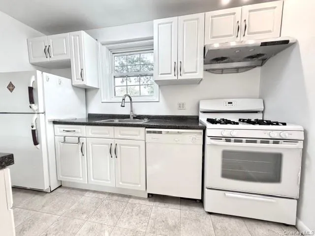 $359,000 | 65-26B 223rd Place, Unit 2 | Oakland Gardens