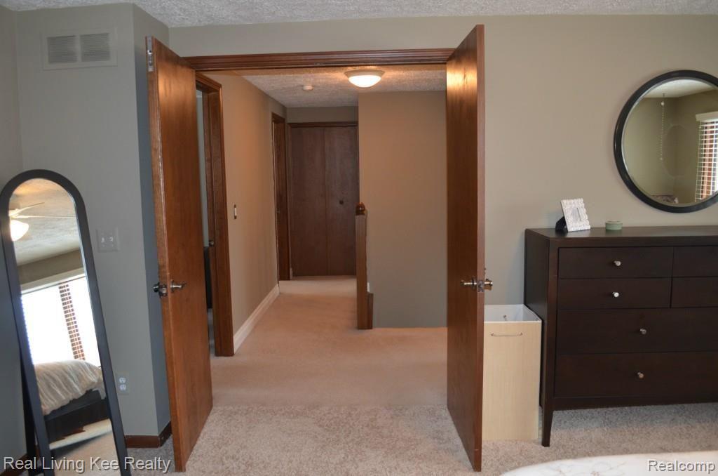 707 Sunlight Drive Rochester, MI 48309 - Photo 30 of 55 Master bed 2.jpg