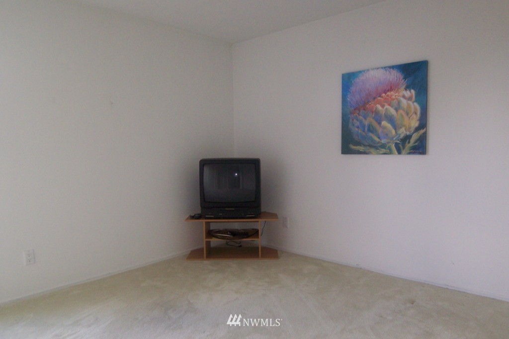 550 Elm Way, Unit 307 Edmonds, WA 98020 - Photo 14 of 15 Gallery Image 14