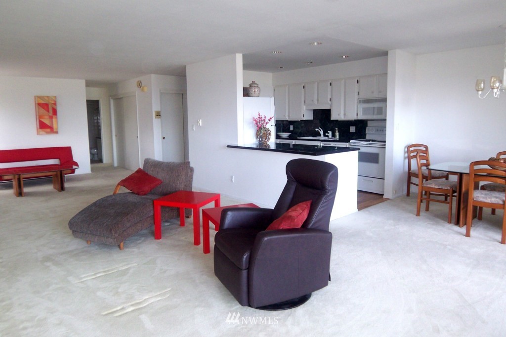 550 Elm Way, Unit 307 Edmonds, WA 98020 - Photo 3 of 15 Gallery Image 3