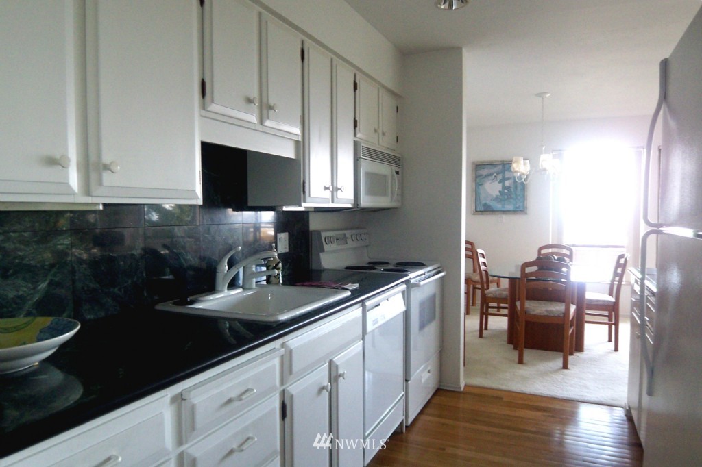 550 Elm Way, Unit 307 Edmonds, WA 98020 - Photo 7 of 15 Gallery Image 7