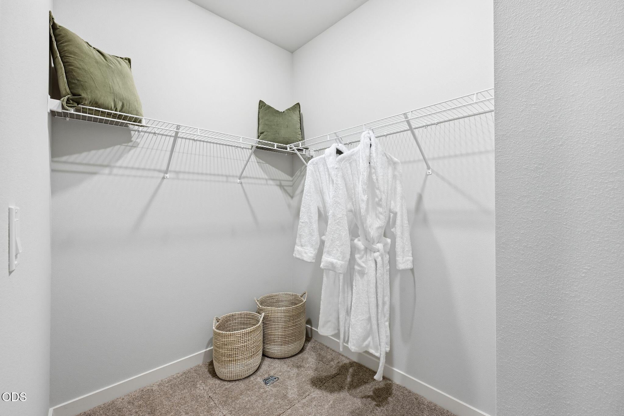 2728 Northwest 26th Loop Redmond, OR 97756 - Photo 13 of 35 Gallery Image 13