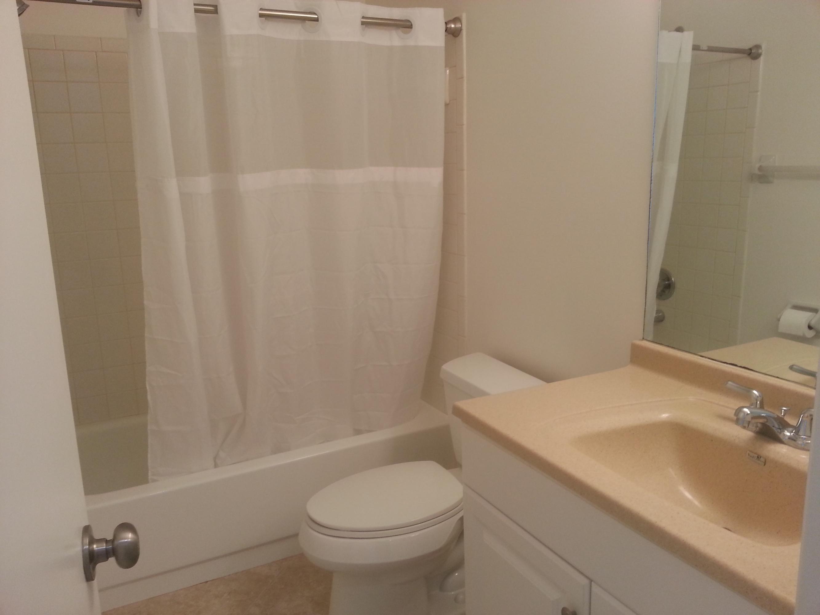 152 Banyan Circle Jupiter, FL 33458 - Photo 15 of 21 Guest Bathroom