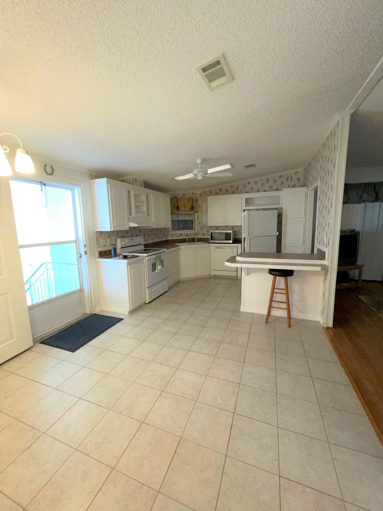 8297 East Club Road Boca Raton, FL 33433 - Photo 4 of 26 Pohler Listing Photos 025