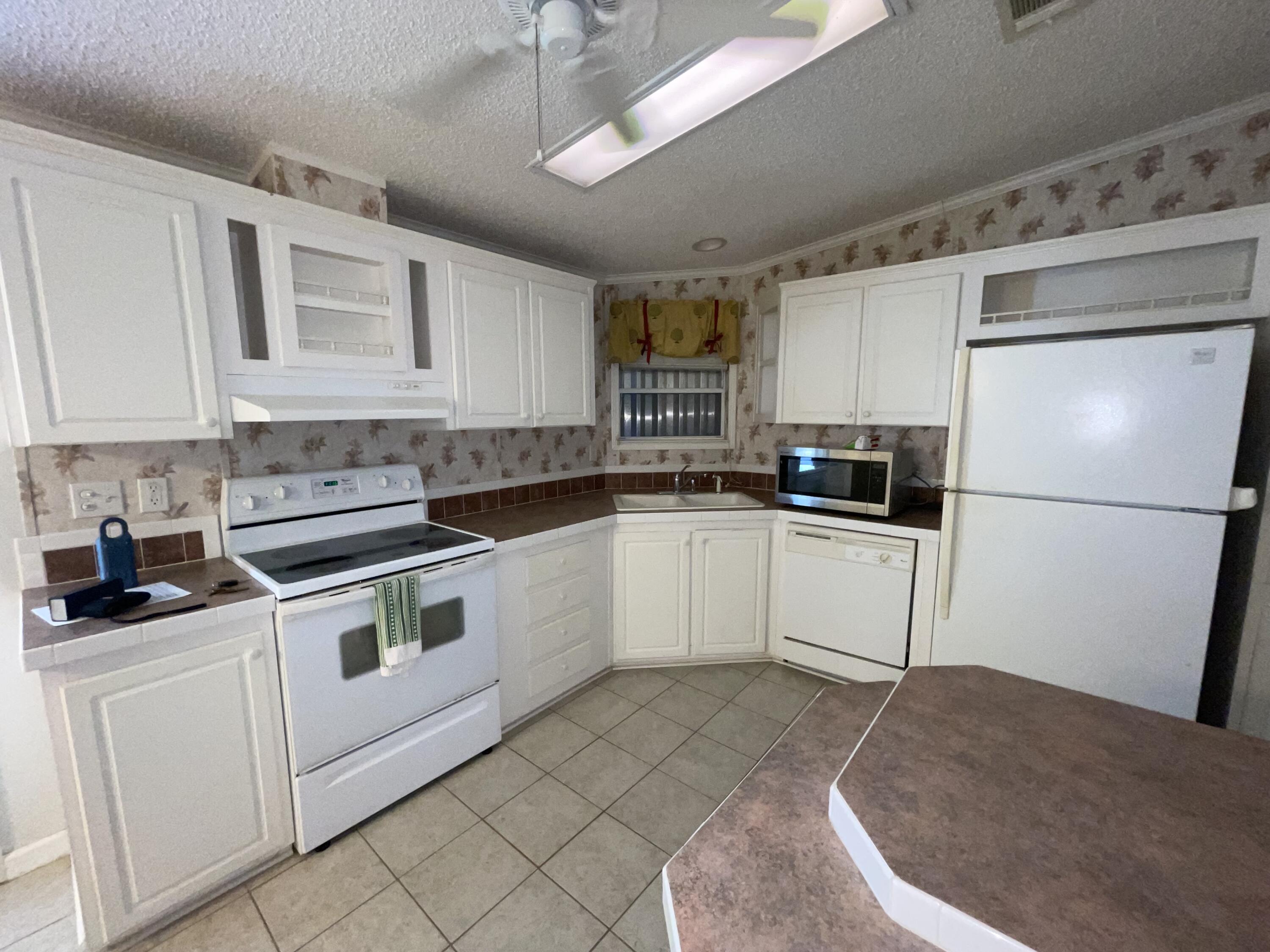 8297 East Club Road Boca Raton, FL 33433 - Photo 7 of 26 Pohler Listing Photos 035
