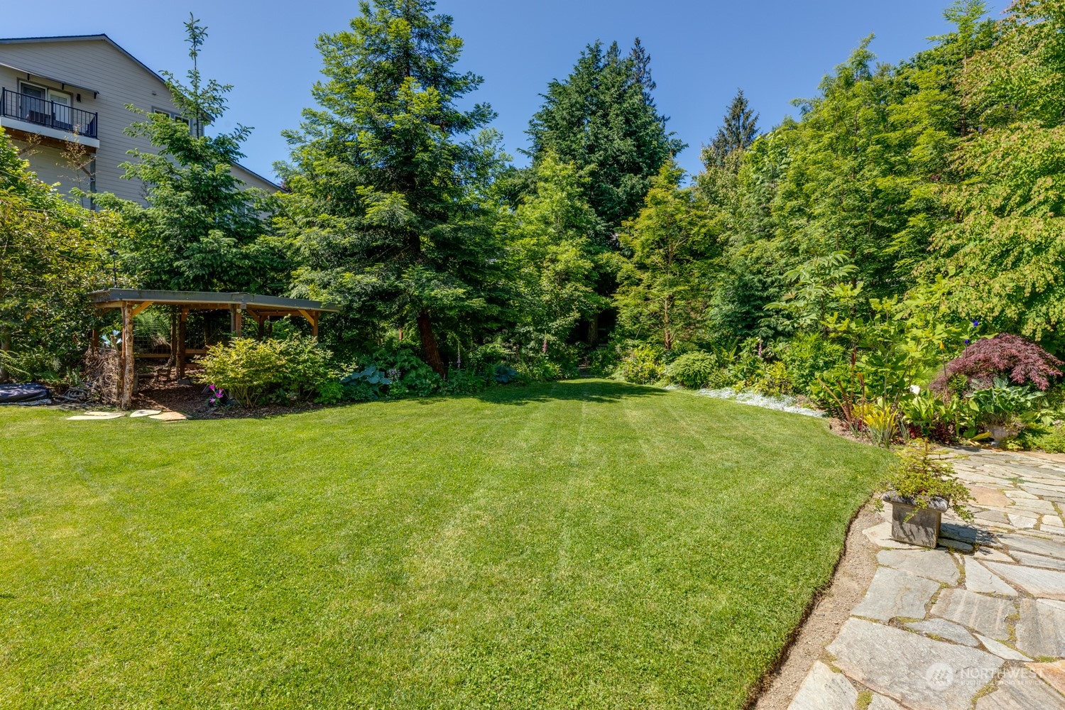 3912 Friday Avenue Everett, WA 98201 - Photo 28 of 35 a view of an outdoor space and a yard