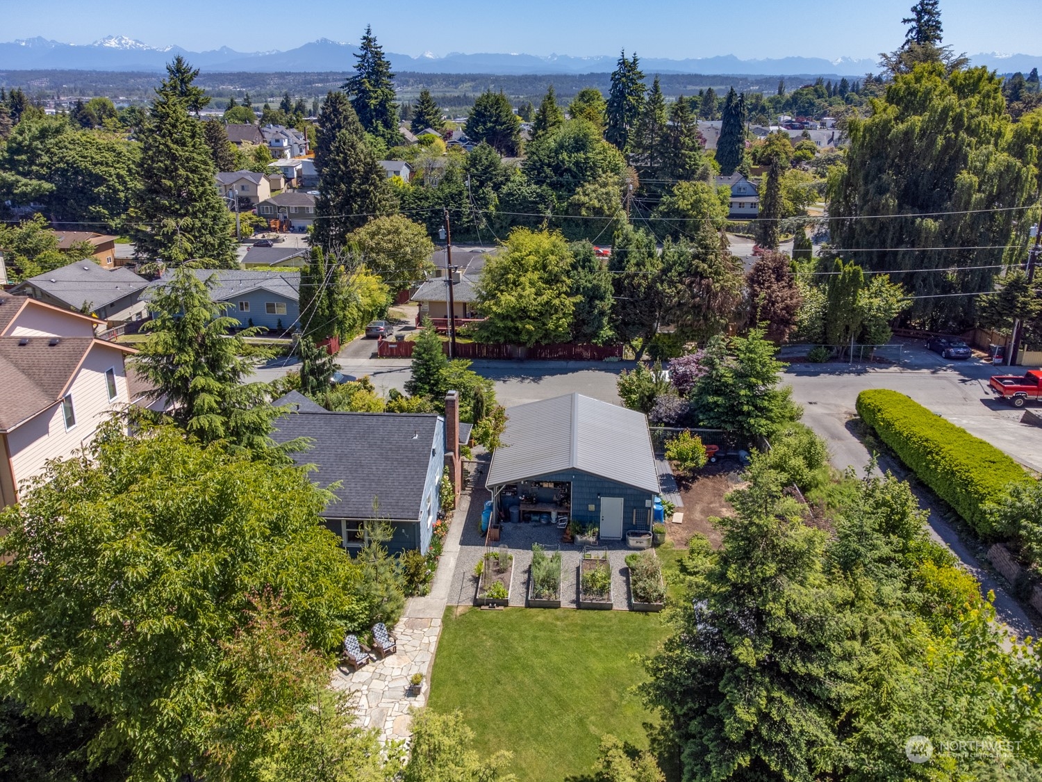 3912 Friday Avenue Everett, WA 98201 - Photo 33 of 35 an aerial view of a house with a yard and lake view