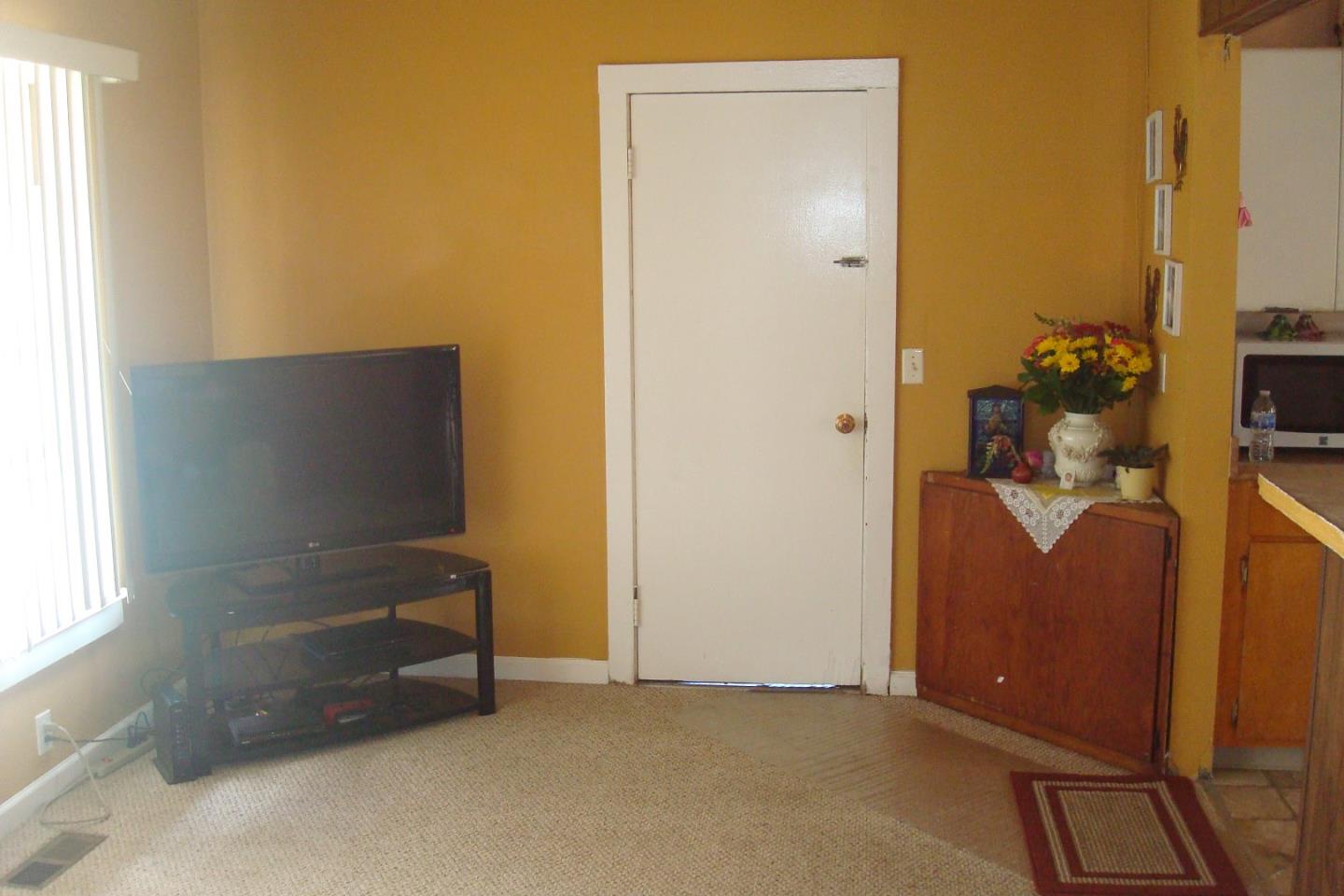 61 Russell Road Salinas, CA 93906 - Photo 12 of 19 Gallery Image 12