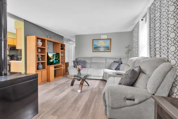 $249,788 | 1314 Ely Court, Unit 1314, Wheeling, IL 60090