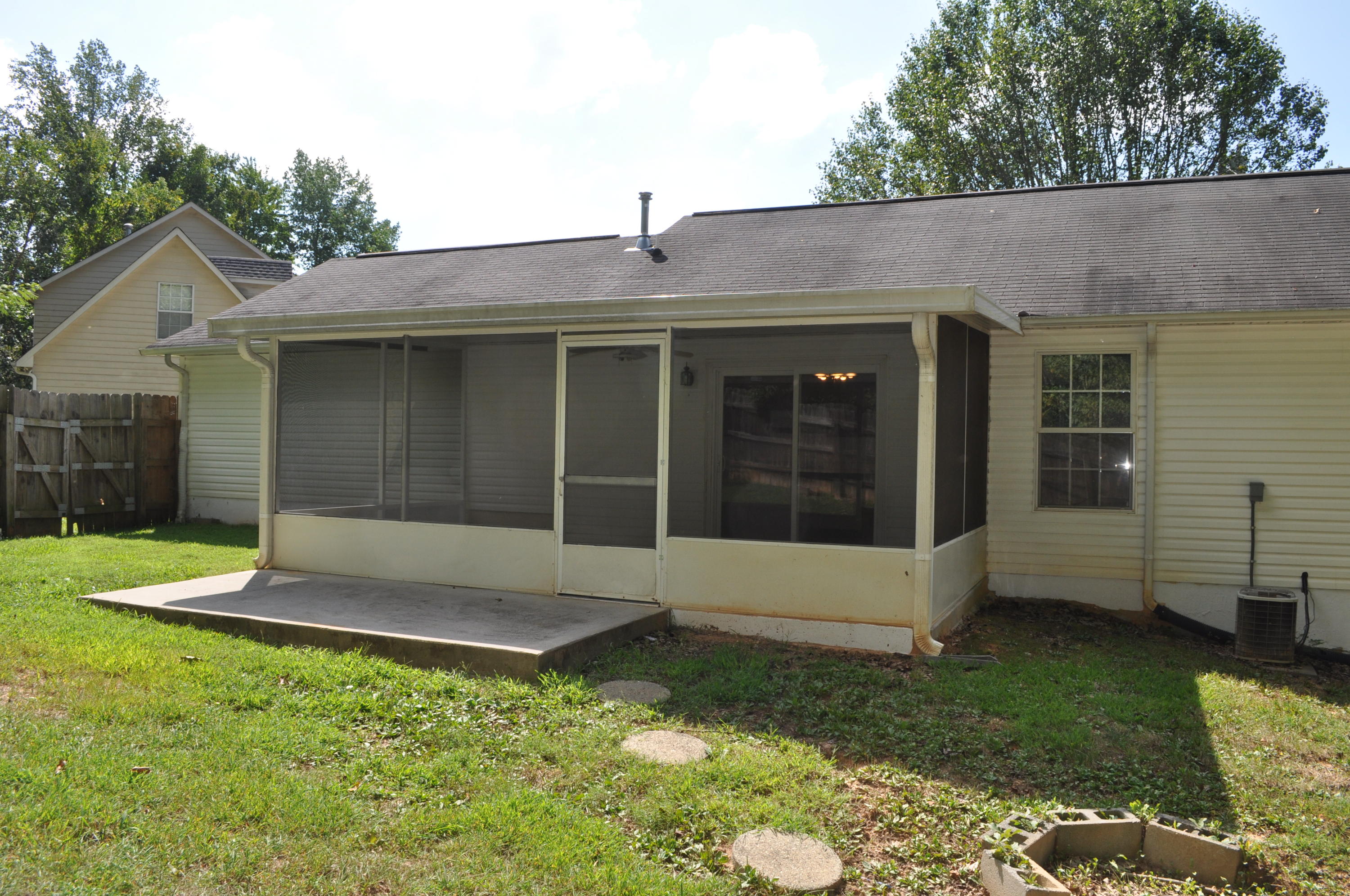 8318 Timber Ridge Lane Powell, TN 37849 - Photo 22 of 25 22 Back of Home