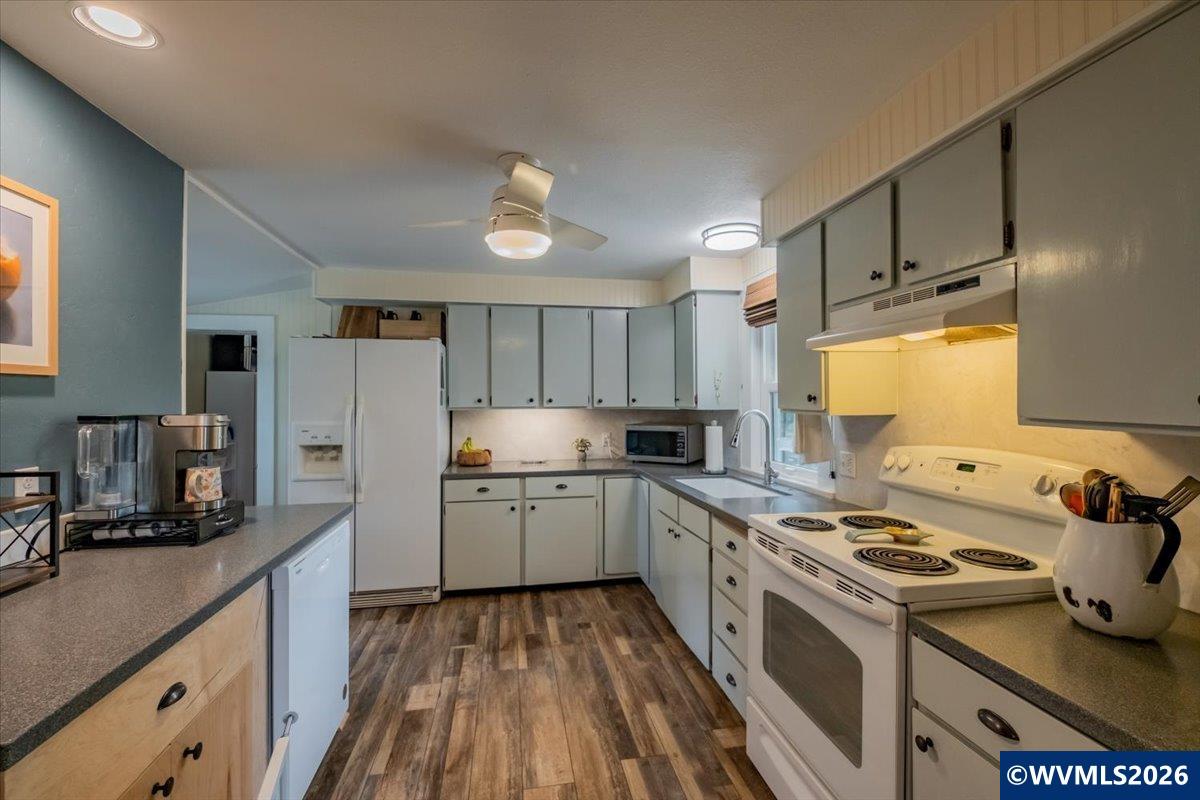 626 East Isabella Street Lebanon, OR 97355 - Photo 11 of 38