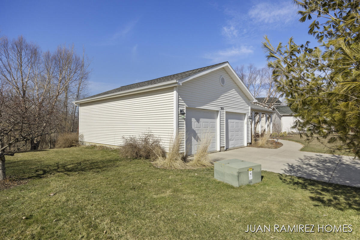 383 Split Rail Ridge Williamston, MI 48895 - Photo 8 of 40 IMG_1002