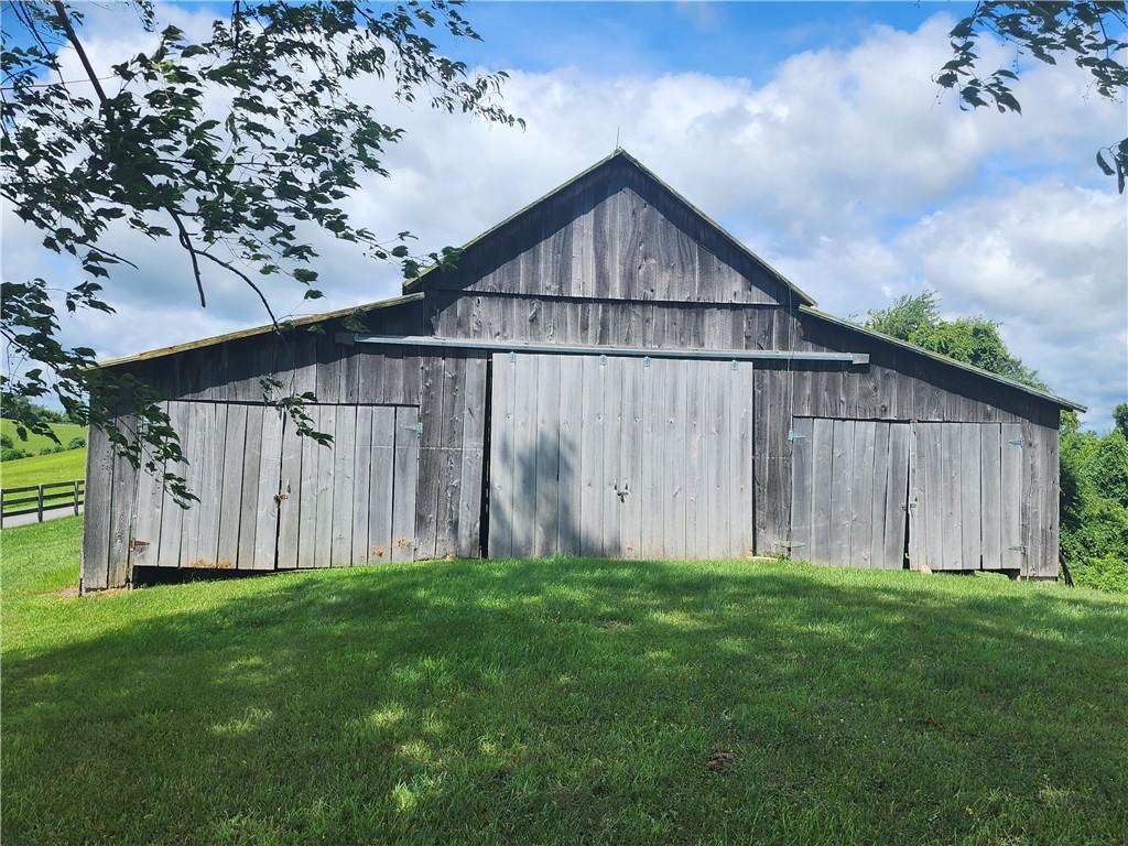 321 Chambers Ridge Road West Alexander, PA 15376 - Photo 25 of 42 a wooden fence with a small yard