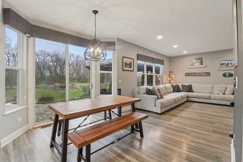 $425,000 | 220 Glenbrook Trail, McHenry, IL 60050