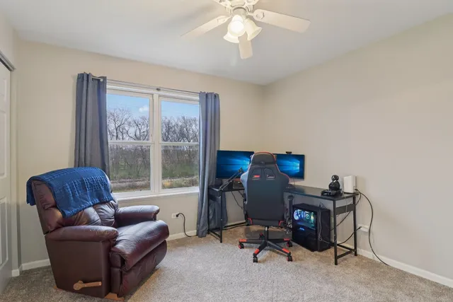 $425,000 | 220 Glenbrook Trail, McHenry, IL 60050