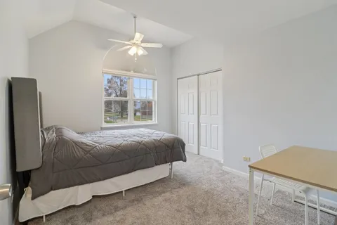 $425,000 | 220 Glenbrook Trail, McHenry, IL 60050