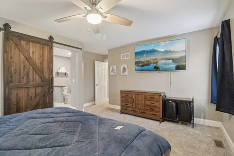 $425,000 | 220 Glenbrook Trail, McHenry, IL 60050