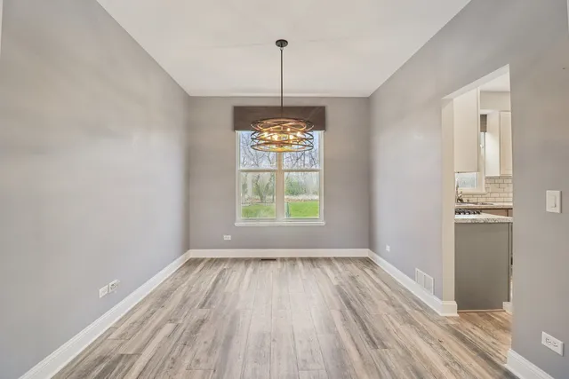 $425,000 | 220 Glenbrook Trail, McHenry, IL 60050