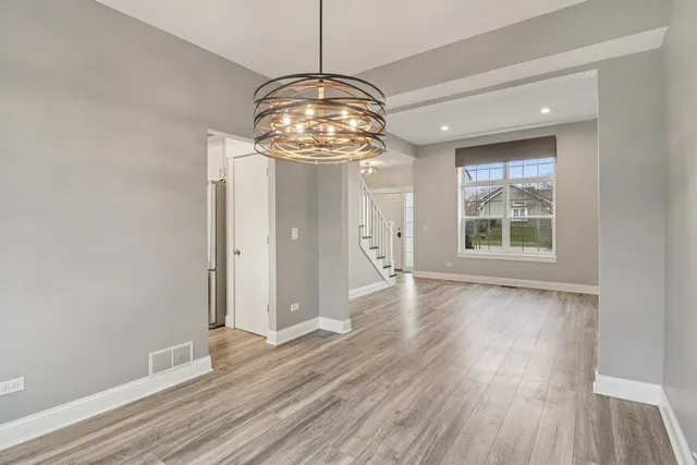 $425,000 | 220 Glenbrook Trail, McHenry, IL 60050