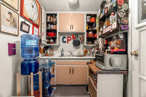 $1,100,000 | 2200 West Burbank Boulevard, Burbank, CA 91506