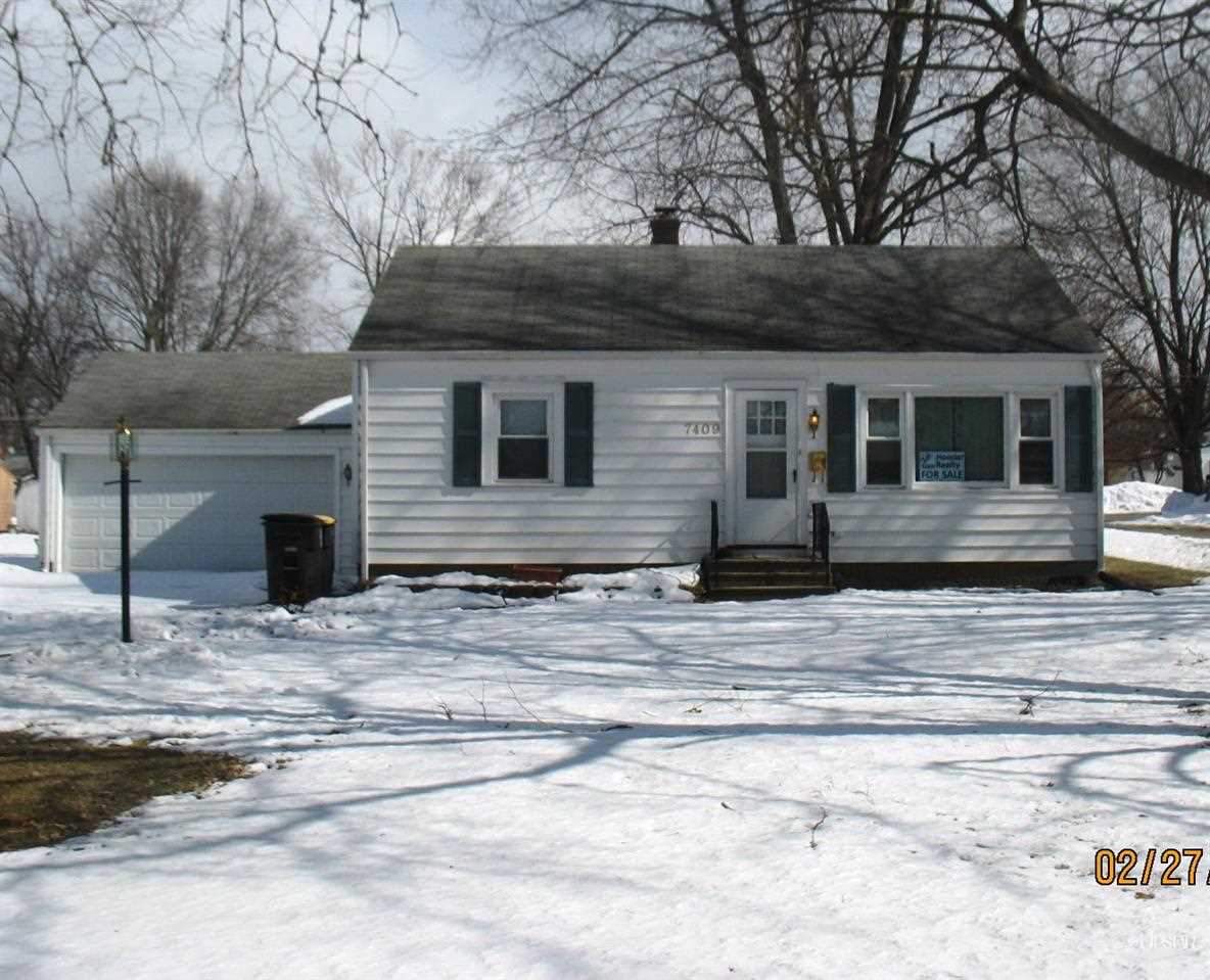 7409 Bluffton Road Fort Wayne, IN 46809 - Photo 1 of 10