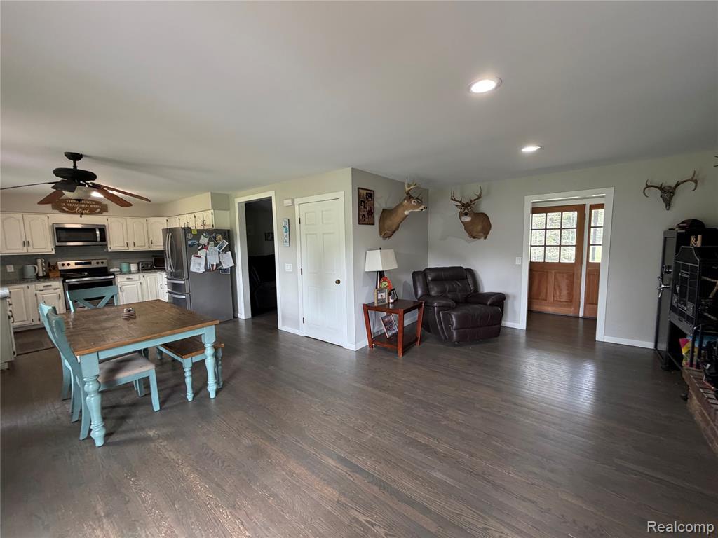 2712 North Branch Road North Branch, MI 48461 - Photo 12 of 37