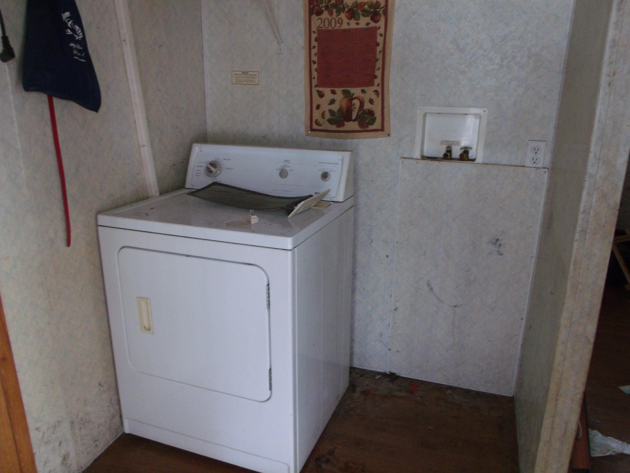 1646 Hopeless Road Dandridge, TN 37725 - Photo 10 of 19 laundry room
