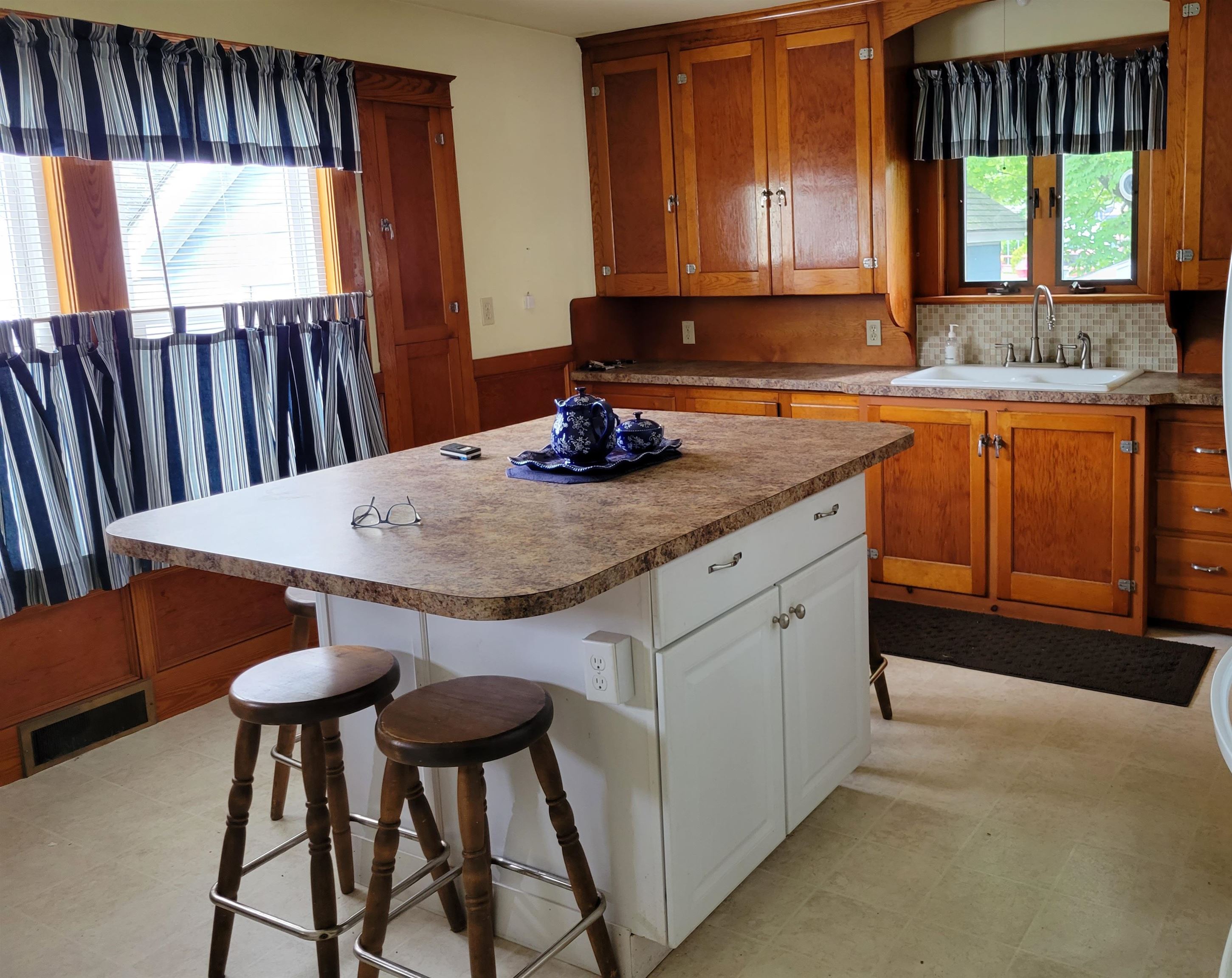 11 Lambert Court Rochester, NH 03867 - Photo 2 of 24