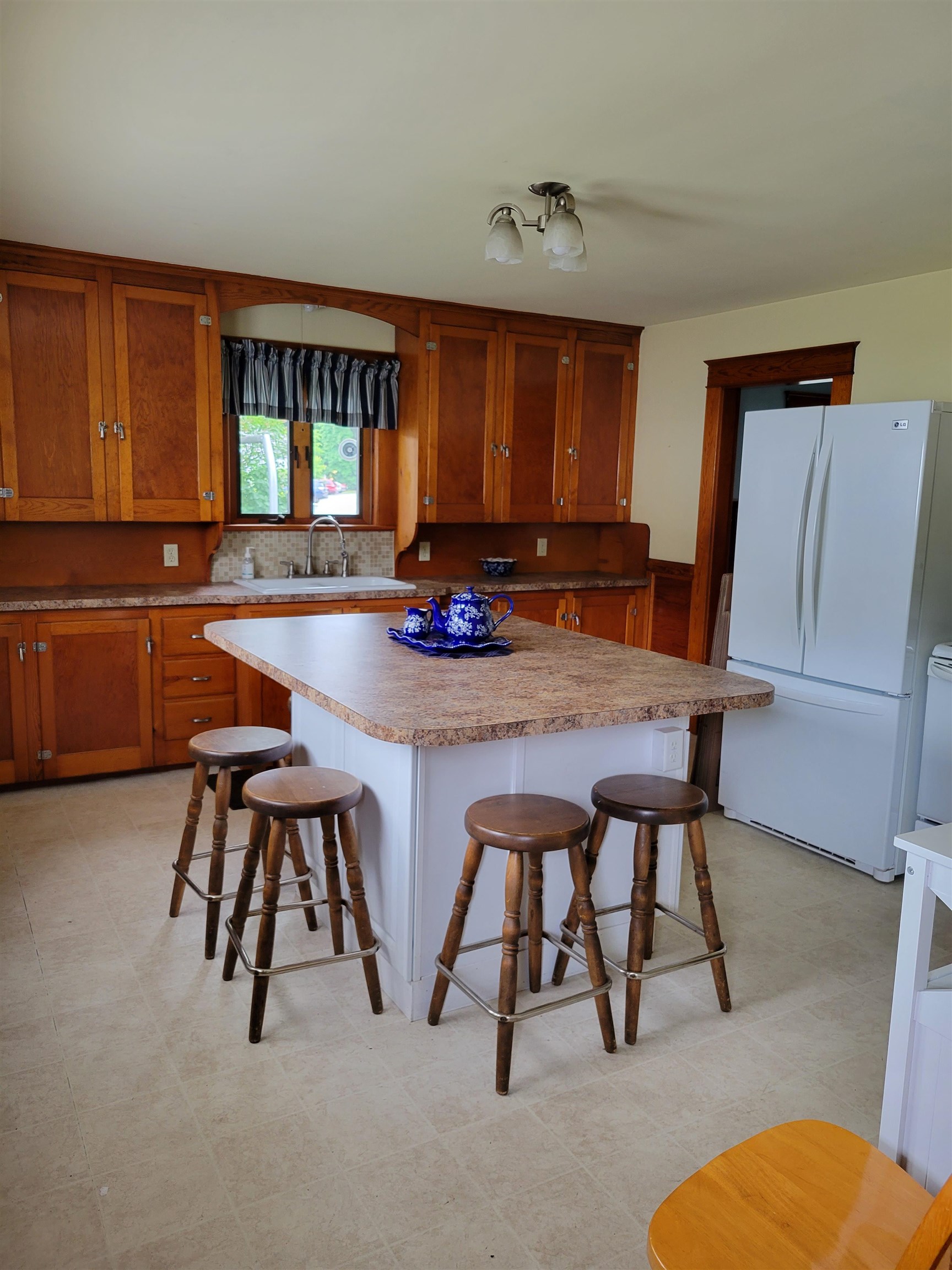 11 Lambert Court Rochester, NH 03867 - Photo 3 of 24