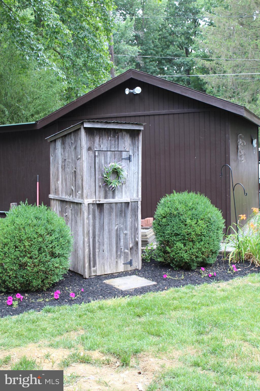 246 Acorn Lane Lititz, PA 17543 - Photo 8 of 120 Potting Shed