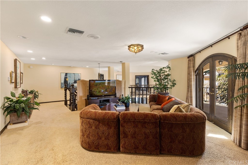 27681 Chapala Mission Viejo, CA 92692 - Photo 24 of 74