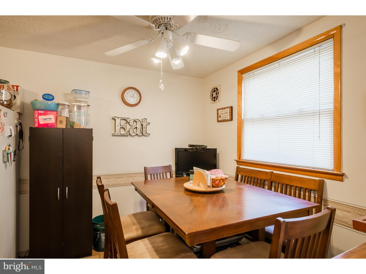 10216 Calera Road Philadelphia, PA 19114 - Photo 11 of 22 Kitchen