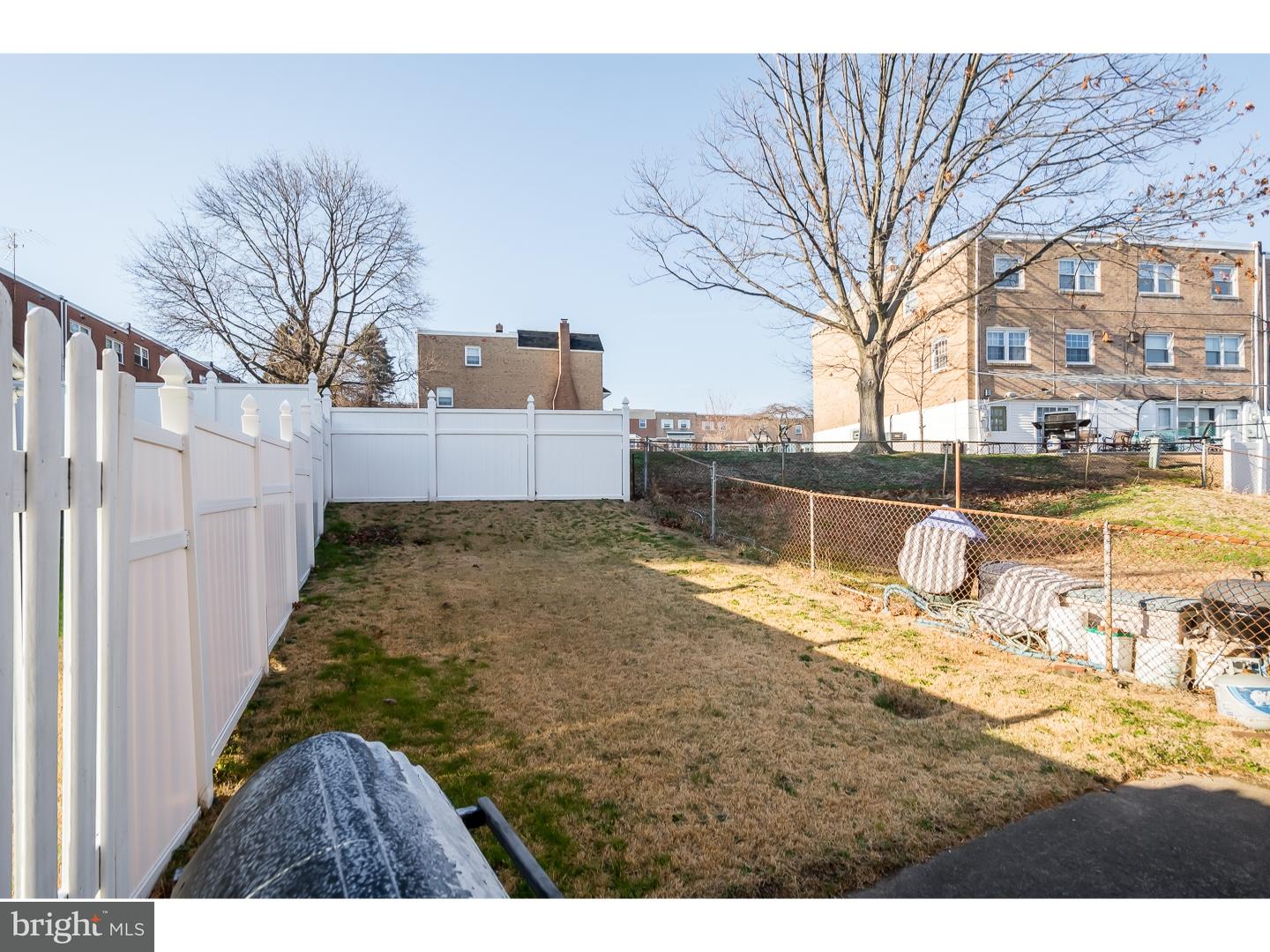 10216 Calera Road Philadelphia, PA 19114 - Photo 5 of 22 Exterior Back