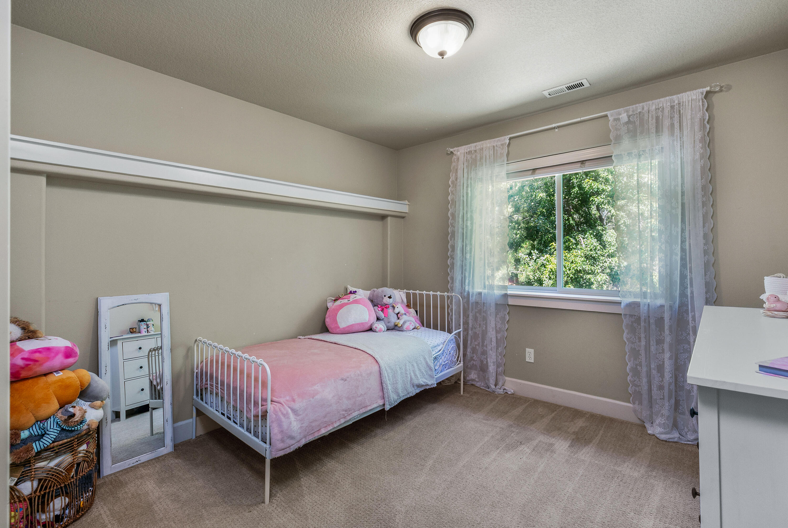 20548 Jacklight Lane Bend, OR 97702 - Photo 20 of 32 20