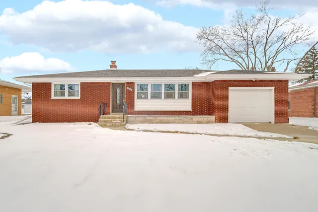 $259,900 | 5450 Pierce Street, Merrillville, IN 46410