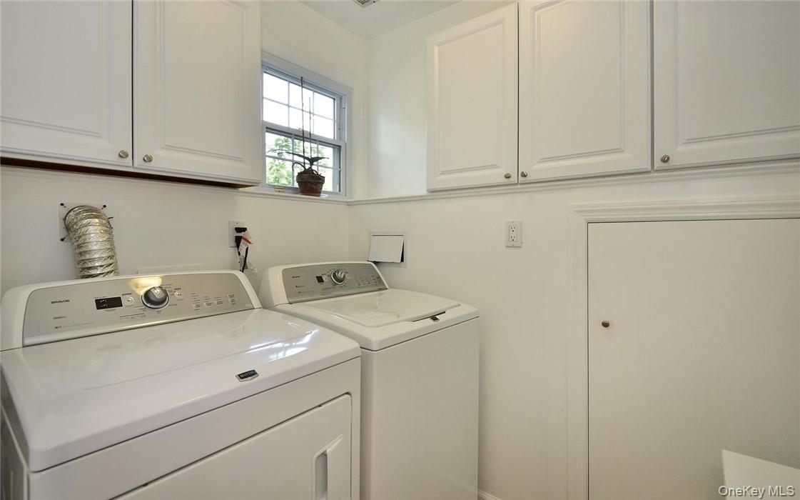 9 Franklin Avenue Rye, NY 10580 - Photo 30 of 35 a utility room with dryer and washer