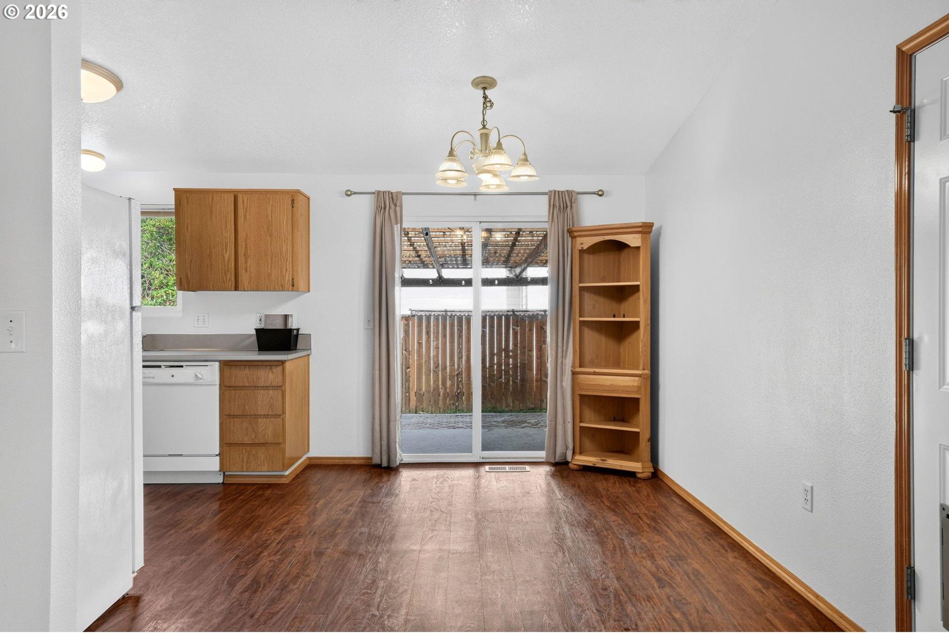9654 North Edison Street Portland, OR 97203 - Photo 11 of 34 Dining Area