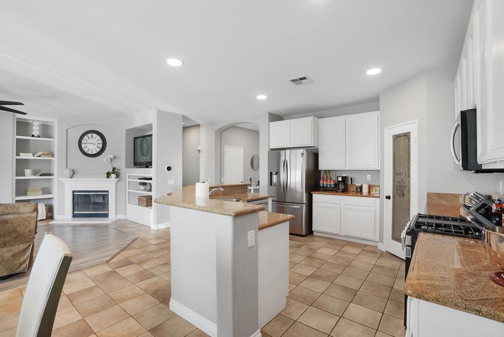 32151 Beaulieu Road Winchester, CA 92596 - Photo 4 of 46