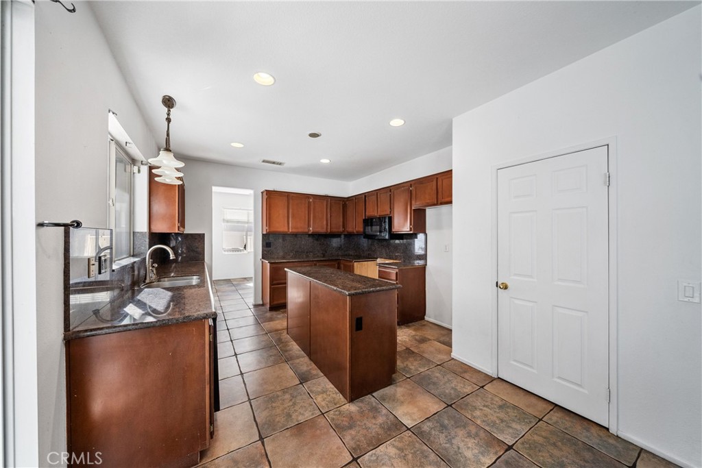 17806 Cedarwood Drive Riverside, CA 92503 - Photo 11 of 29