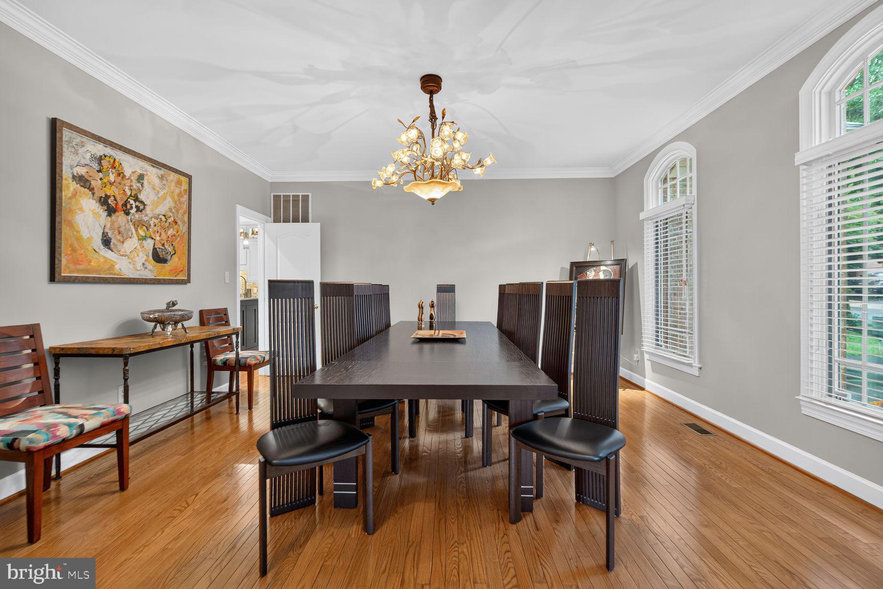 11081 Pelham Manor Place Reston, VA 20194 - Photo 11 of 99 Elegant dining space with modern charm.